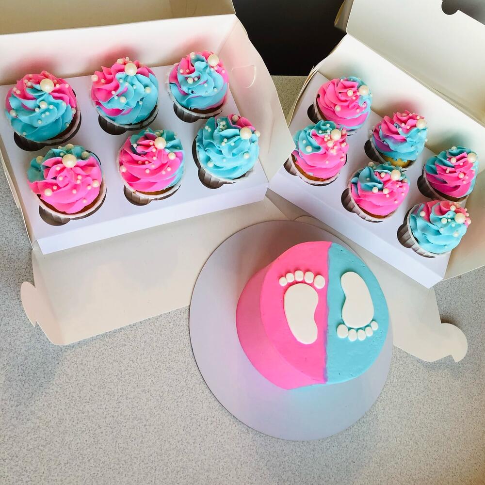 Бенто 1кг на гендер-пати, капкейки на определение