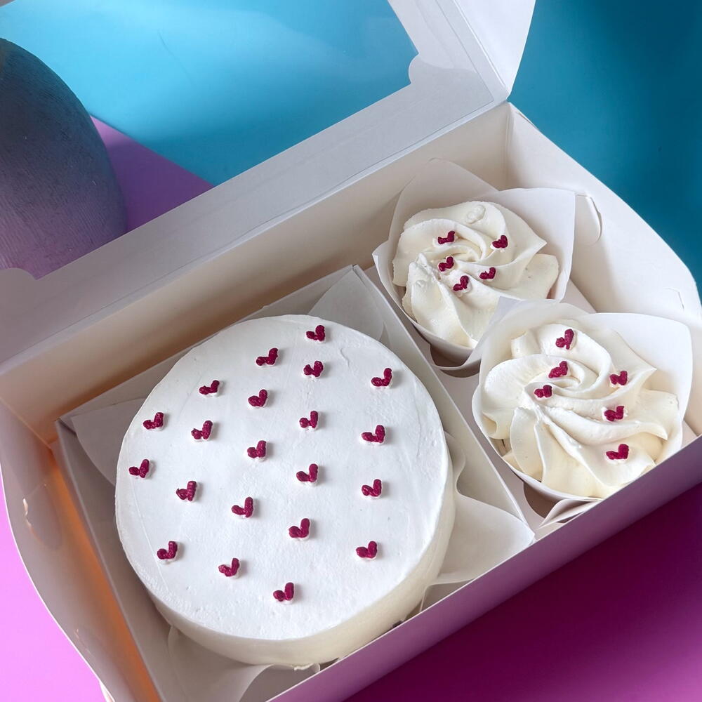 Бенто + 2 капкейка для любимой 14 февраля