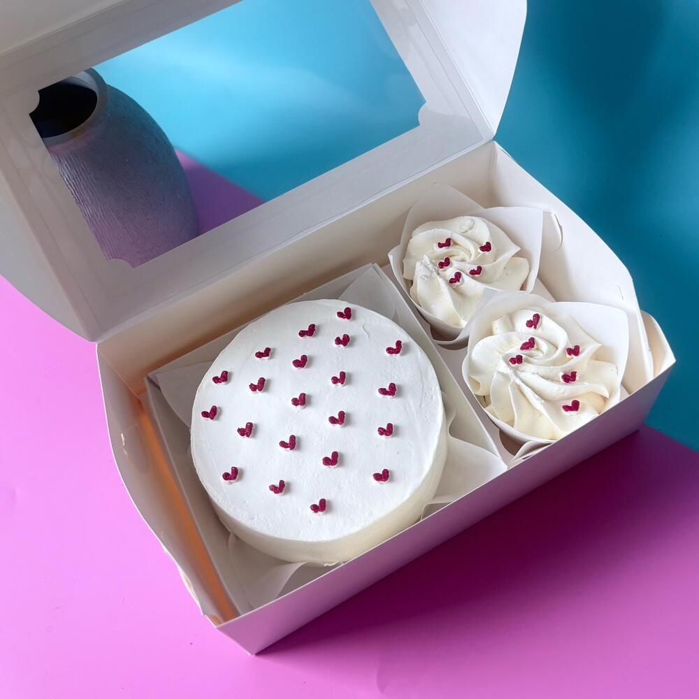 Бенто + 2 капкейка для любимой 14 февраля