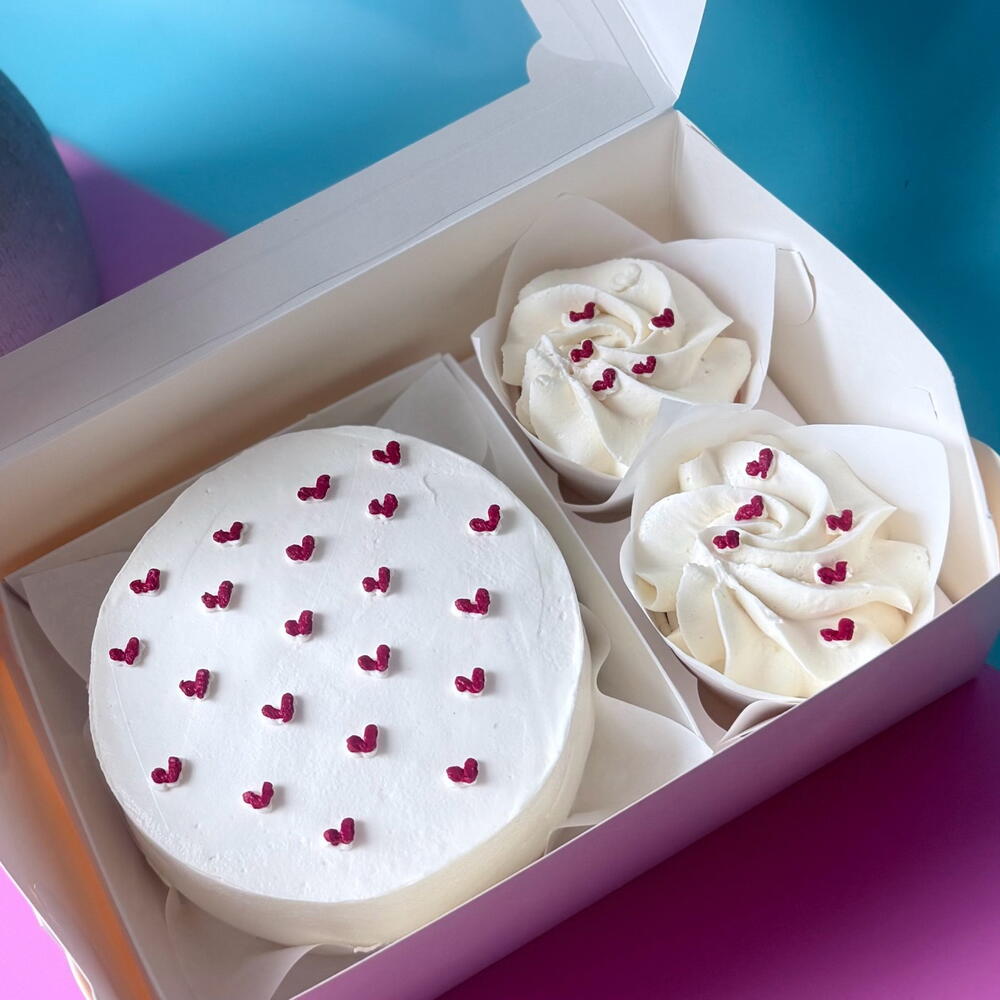 Бенто + 2 капкейка для любимой 14 февраля