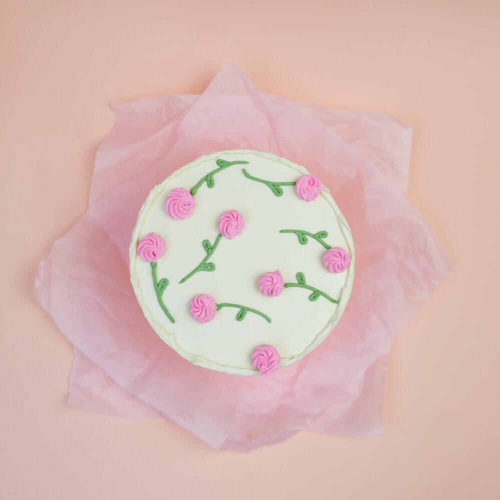 Бенто + букет "Розы"(роза, рускус, эустома)