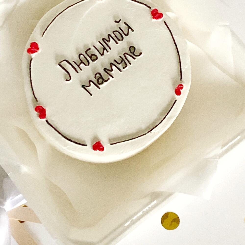 Bento cake for mom to "Beloved Mom"