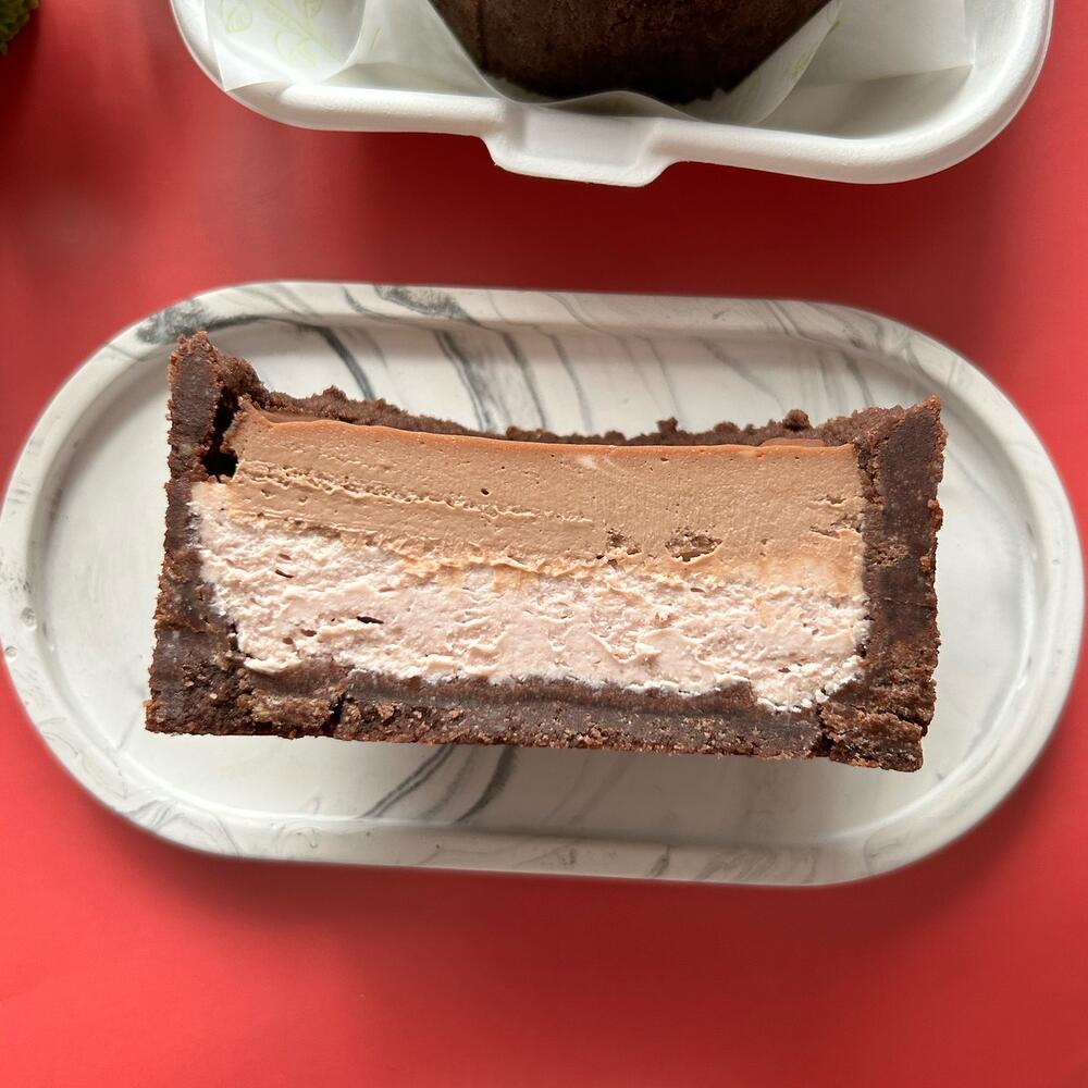 Бенто-чизкейк со вкусом «Вишня-шоколад» в подарок