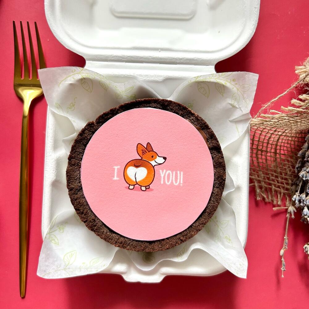 Бенто чизкейк «Вишня-шоколад» с корги в подарок