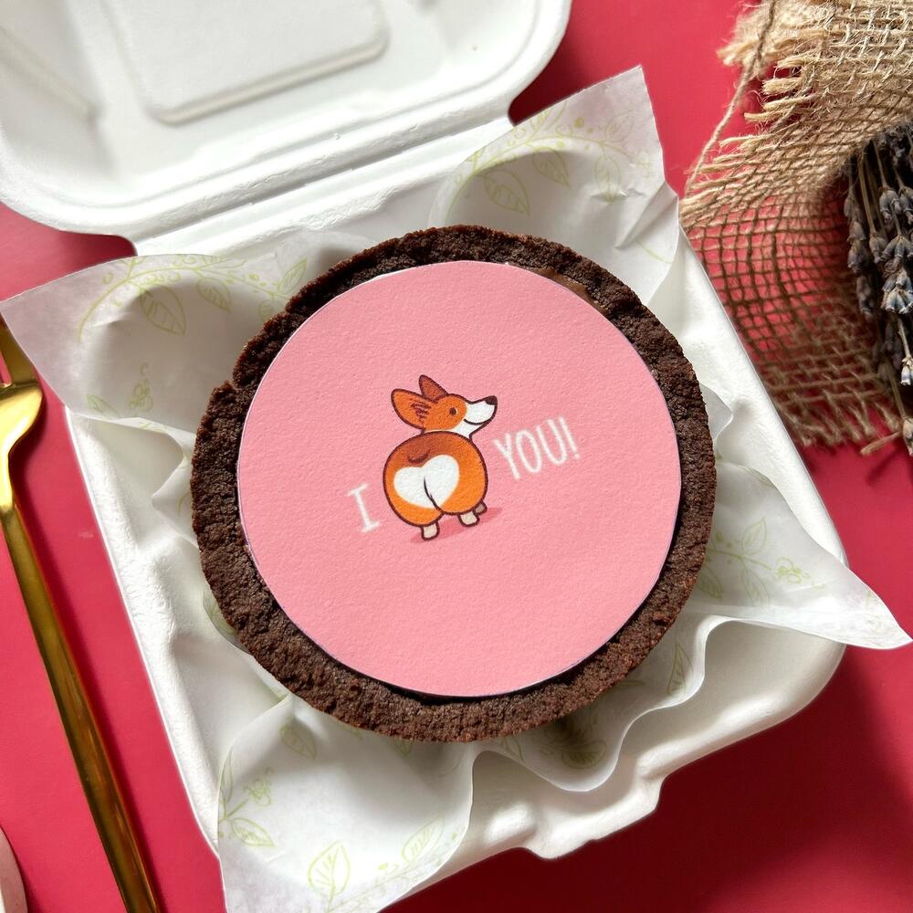 Бенто чизкейк «Вишня-шоколад» с корги в подарок