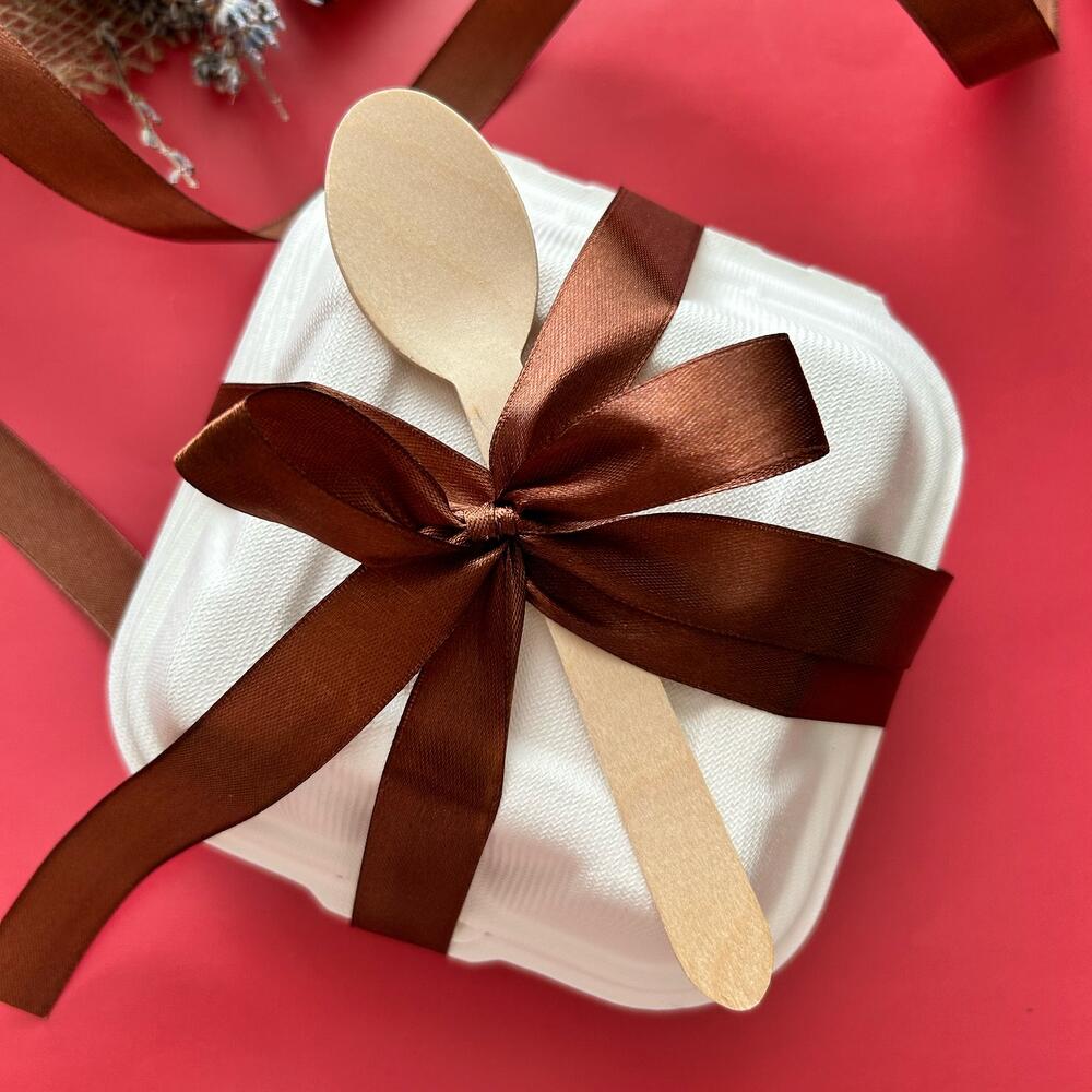 Бенто чизкейк «Вишня-шоколад» с корги в подарок