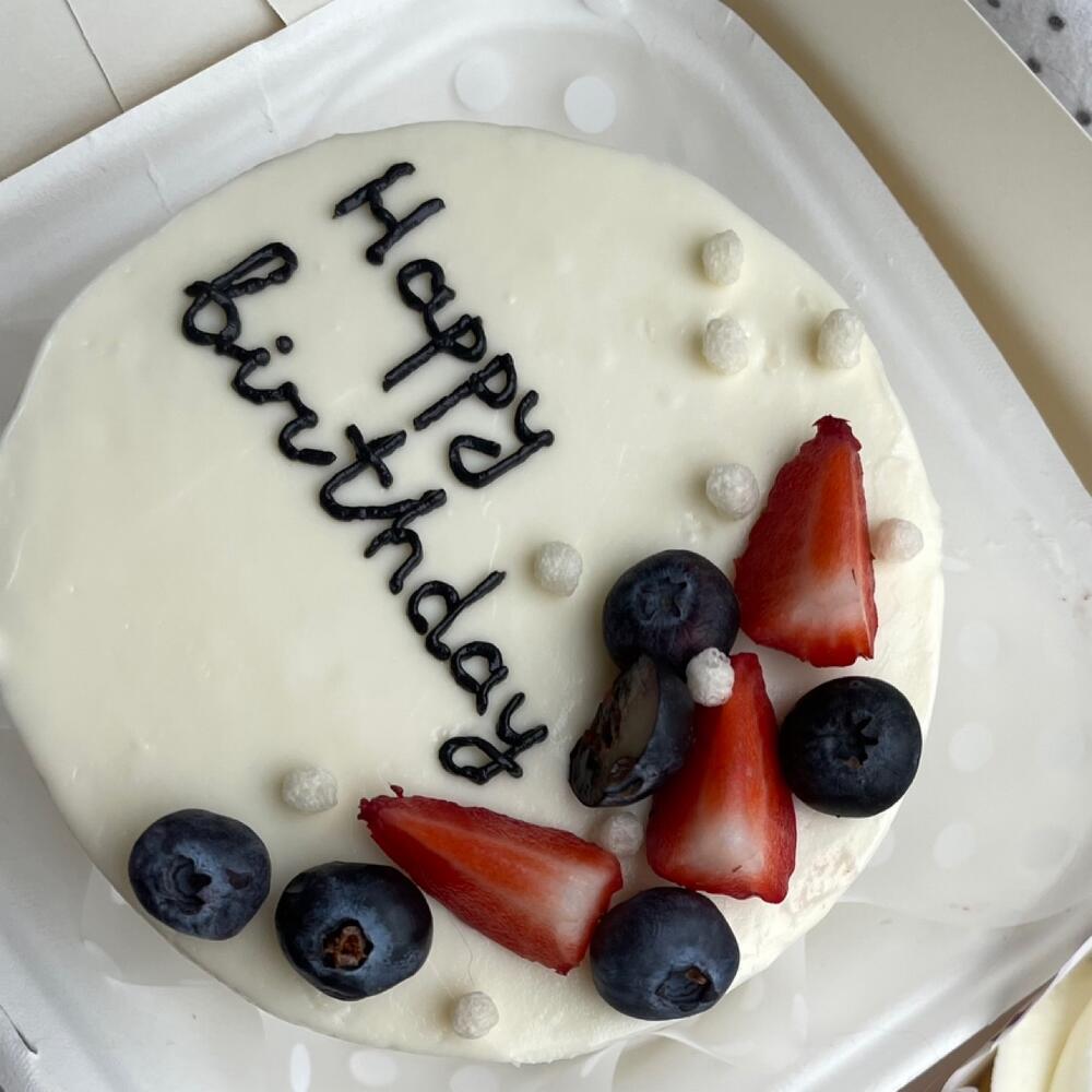 Бенто happy birthday с ягодами