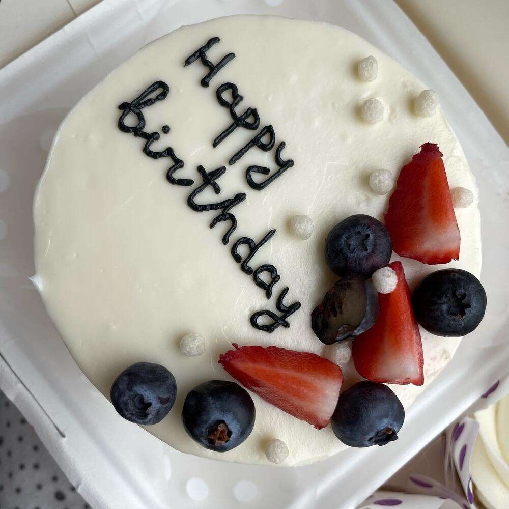 Бенто happy birthday с ягодами