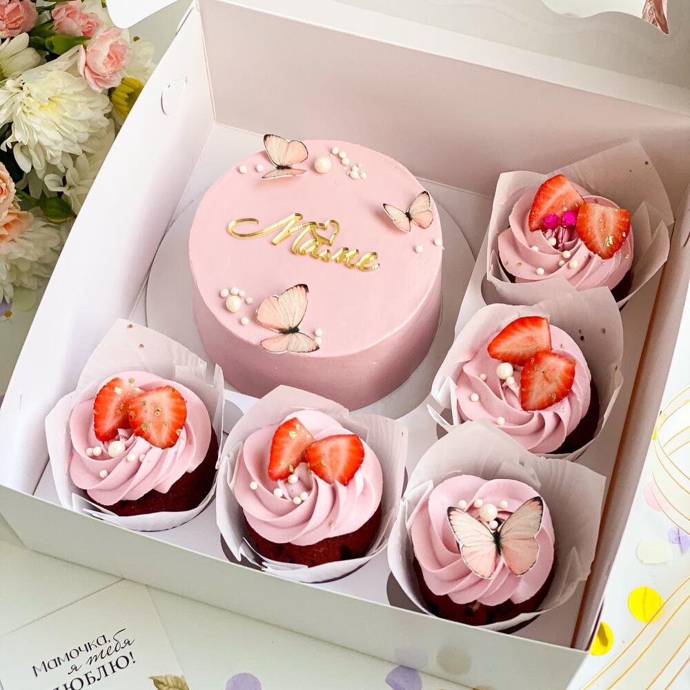 Бенто и 5 капкейков розовые для мамы