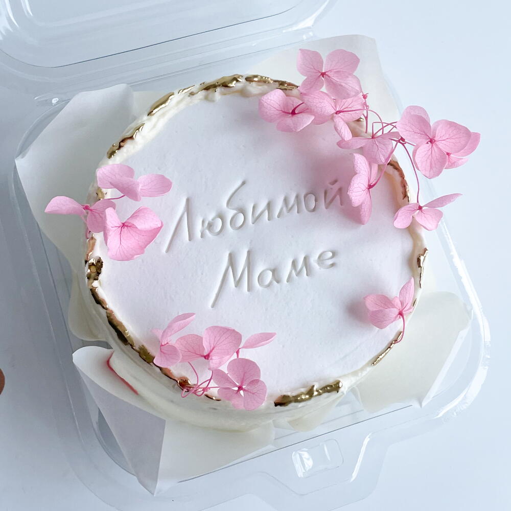 Бенто красный бархат с клубникой любимой маме на день матери