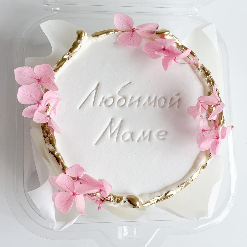 Бенто красный бархат с клубникой любимой маме на день матери