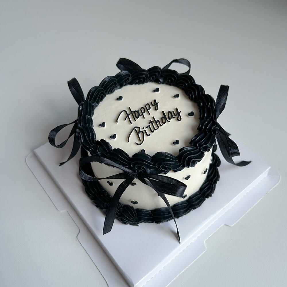 Бенто ламбет с бантиками на день рождения в премиум упаковке