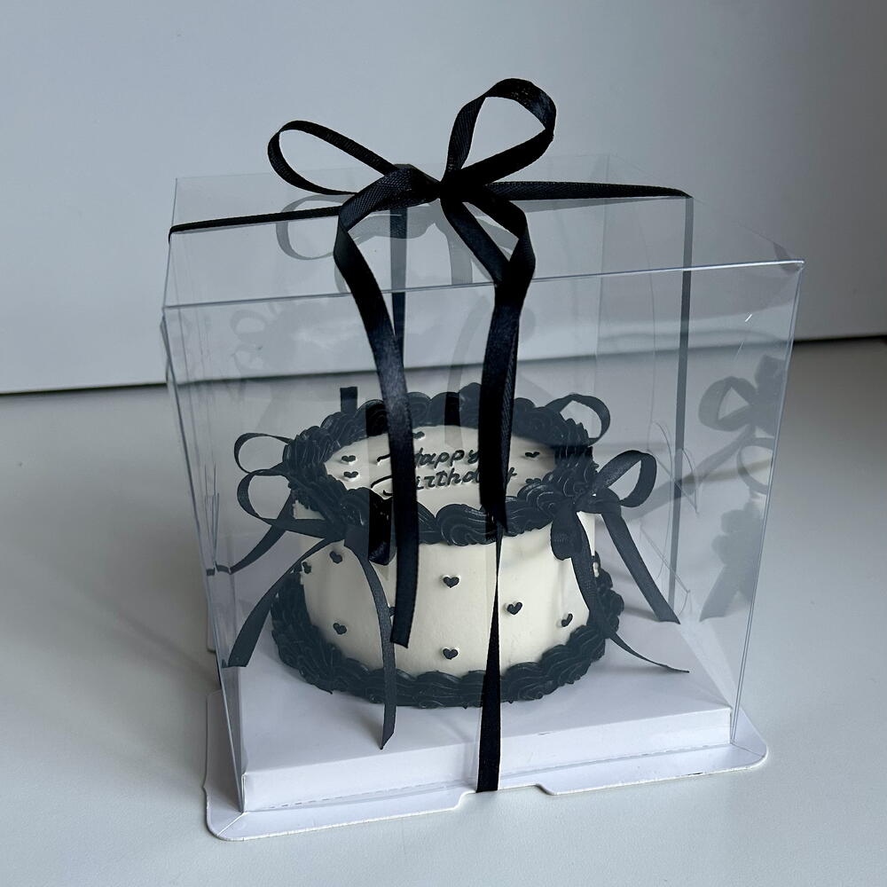 Бенто ламбет с бантиками на день рождения в премиум упаковке