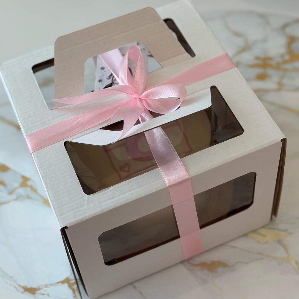 Бенто макси 1кг с начинкой «Молочная девочка»