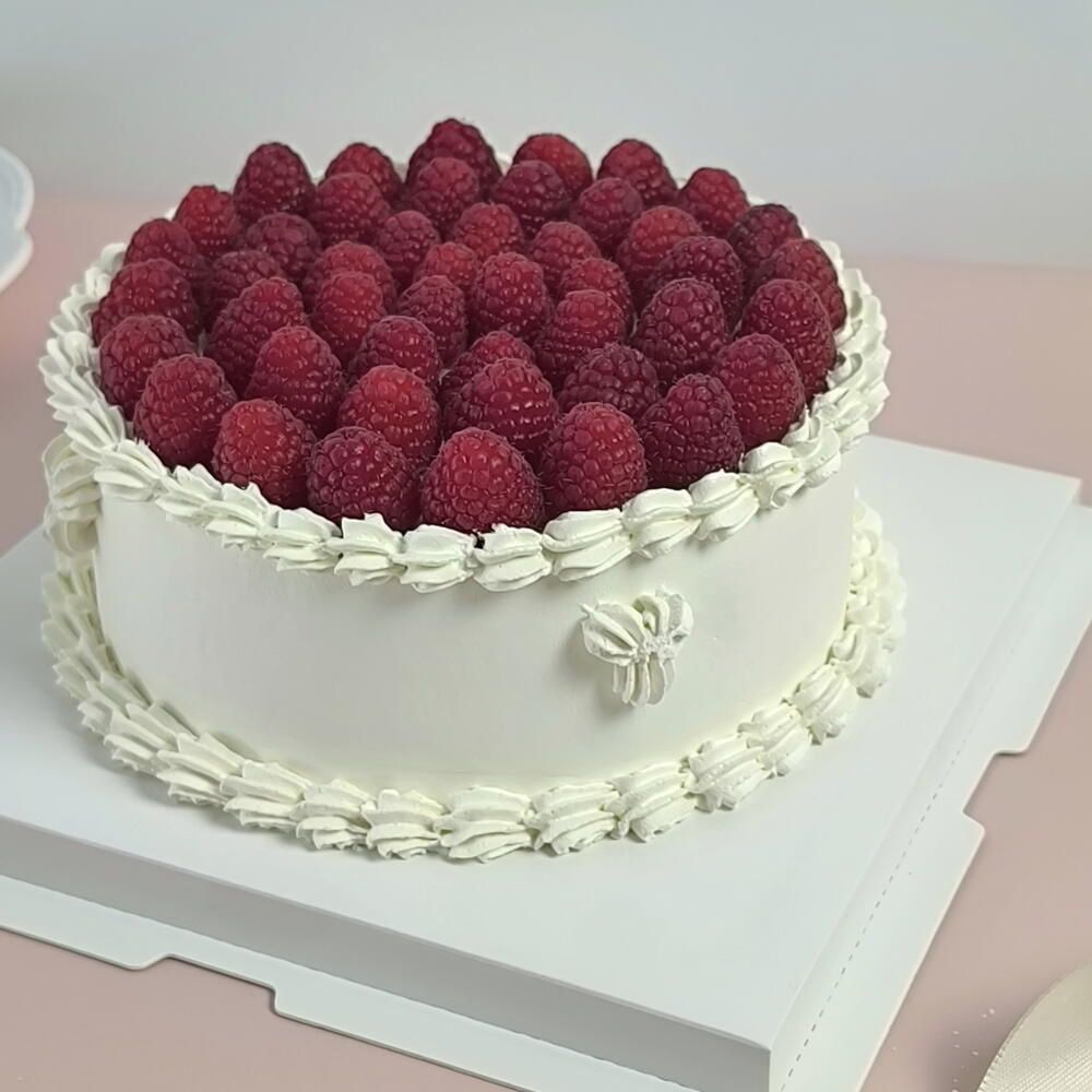 Бенто макси (900гр) с рюшами и свежей малиной / торт в стиле итальянского пирога / торт на день рождения