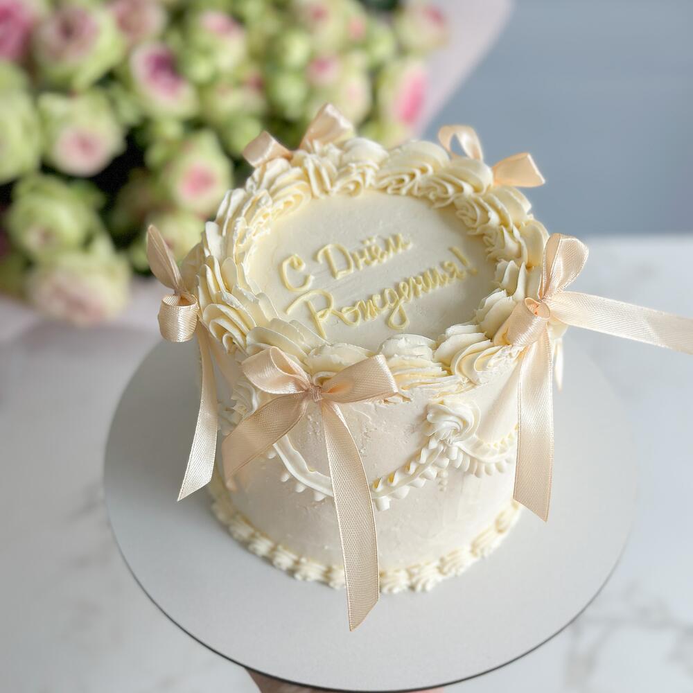 Бенто Макси Ламбет на день рождения с желтыми бантиками С Днем Рождения