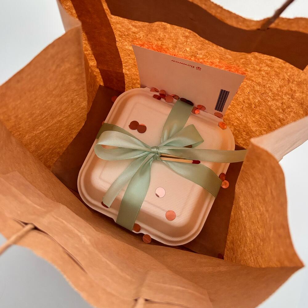 Бенто «мама, ты как пуговка» шоколад-сникерс