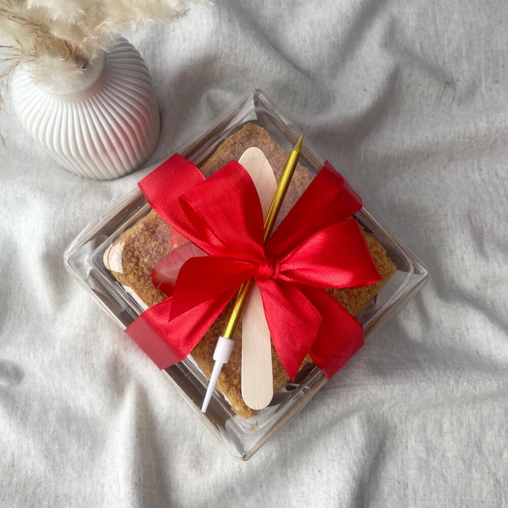 Бенто медовик love