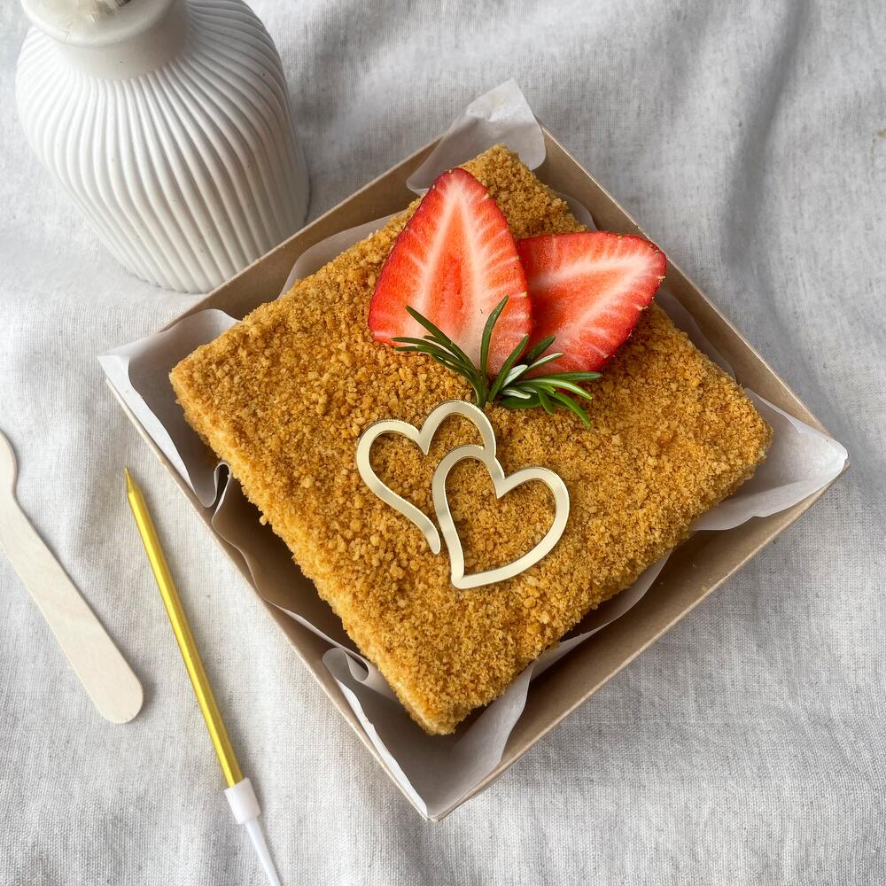 Бенто медовик на годовщину