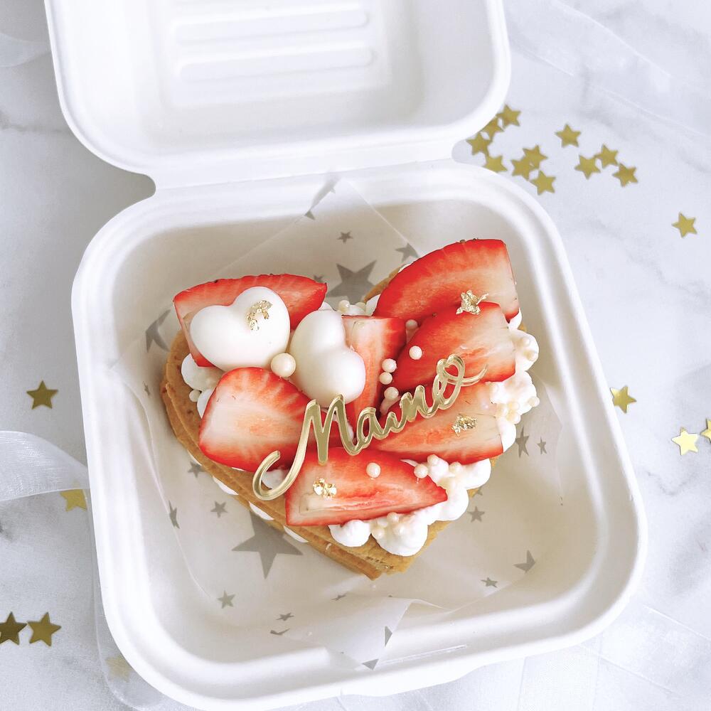 Бенто медовик с клубникой