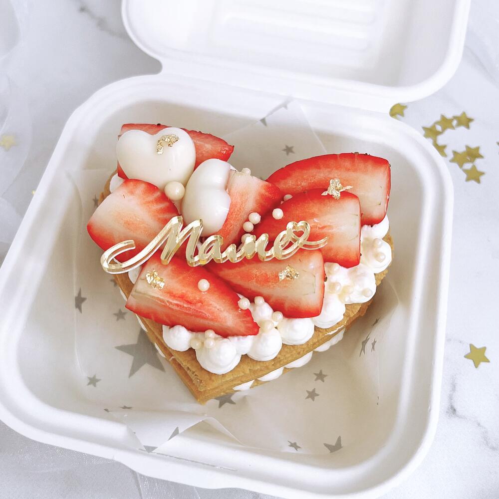 Бенто медовик с клубникой