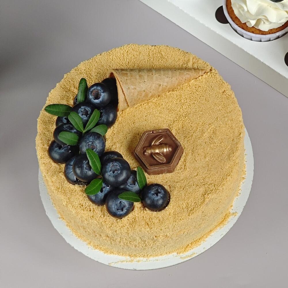 Бенто медовик в подарок маме, подруге, сестре, брату