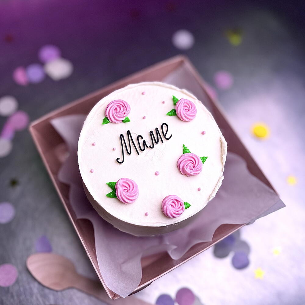 Бенто на маме с розочками