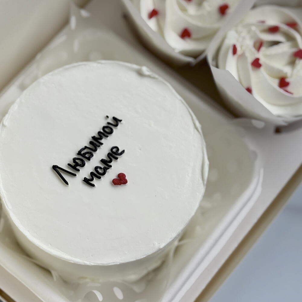 Бенто набор любимой маме с капкейками