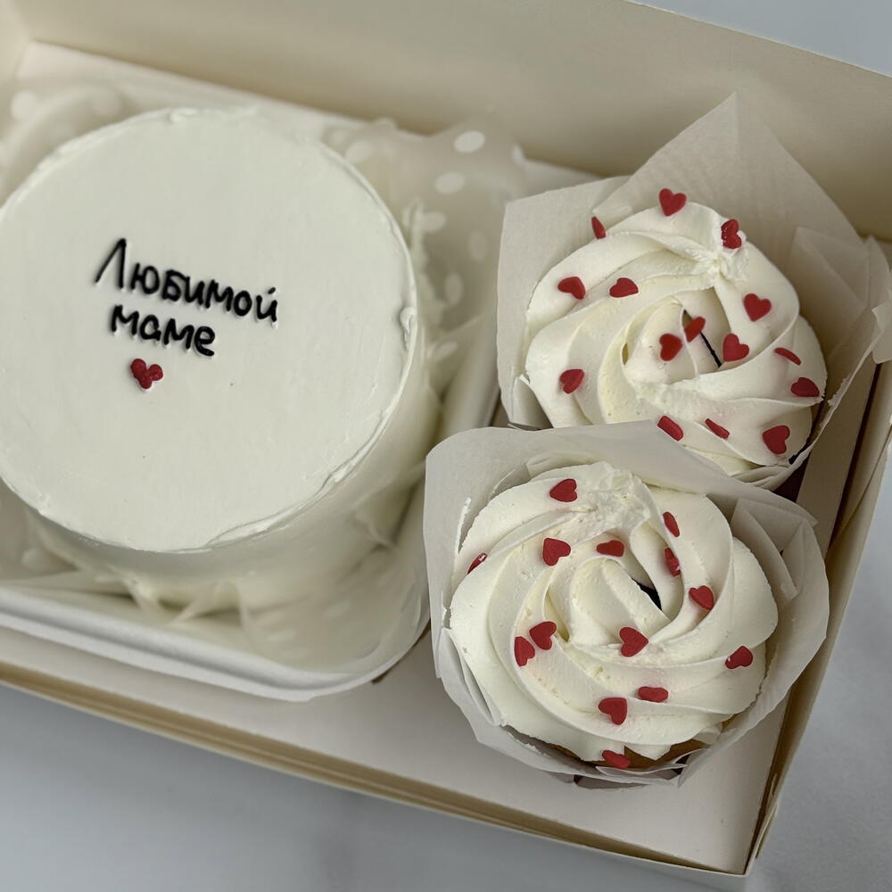 Бенто набор любимой маме с капкейками