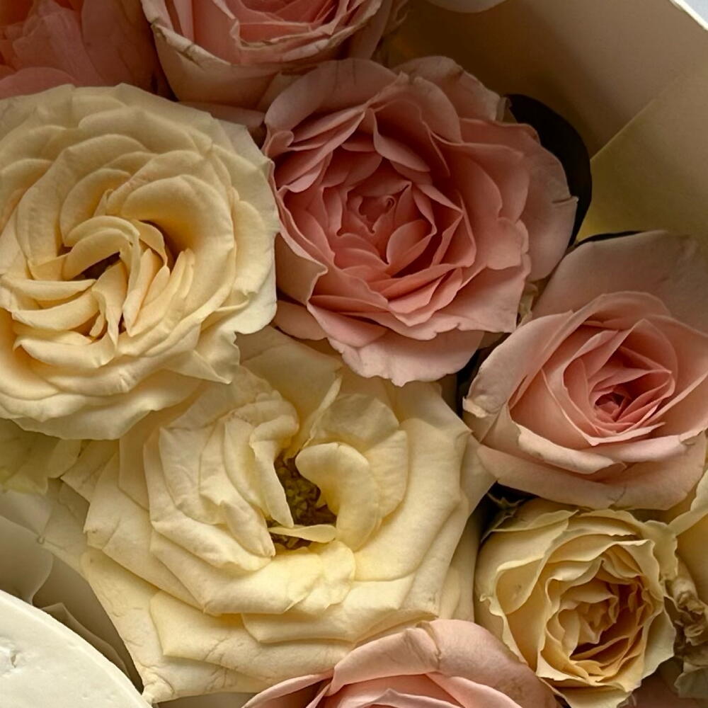 Бенто набор с цветами ко Дню матери