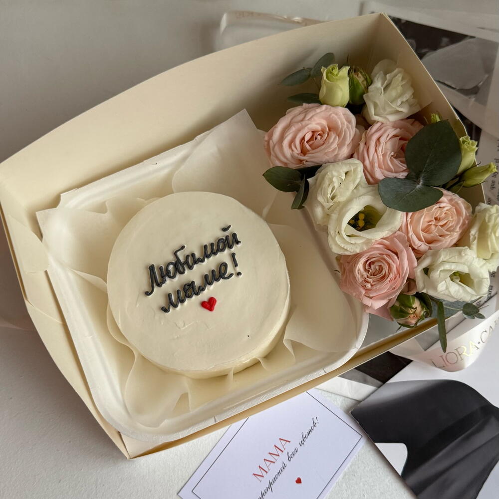 Бенто набор с цветами ко Дню матери