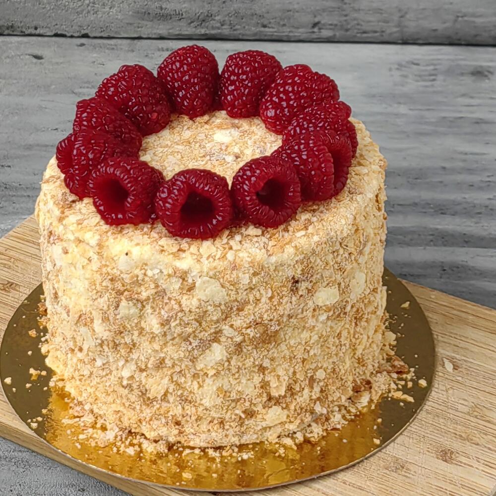 Бенто наполеон с малиновым венком в подарок маме, подруге, бабушке, жене