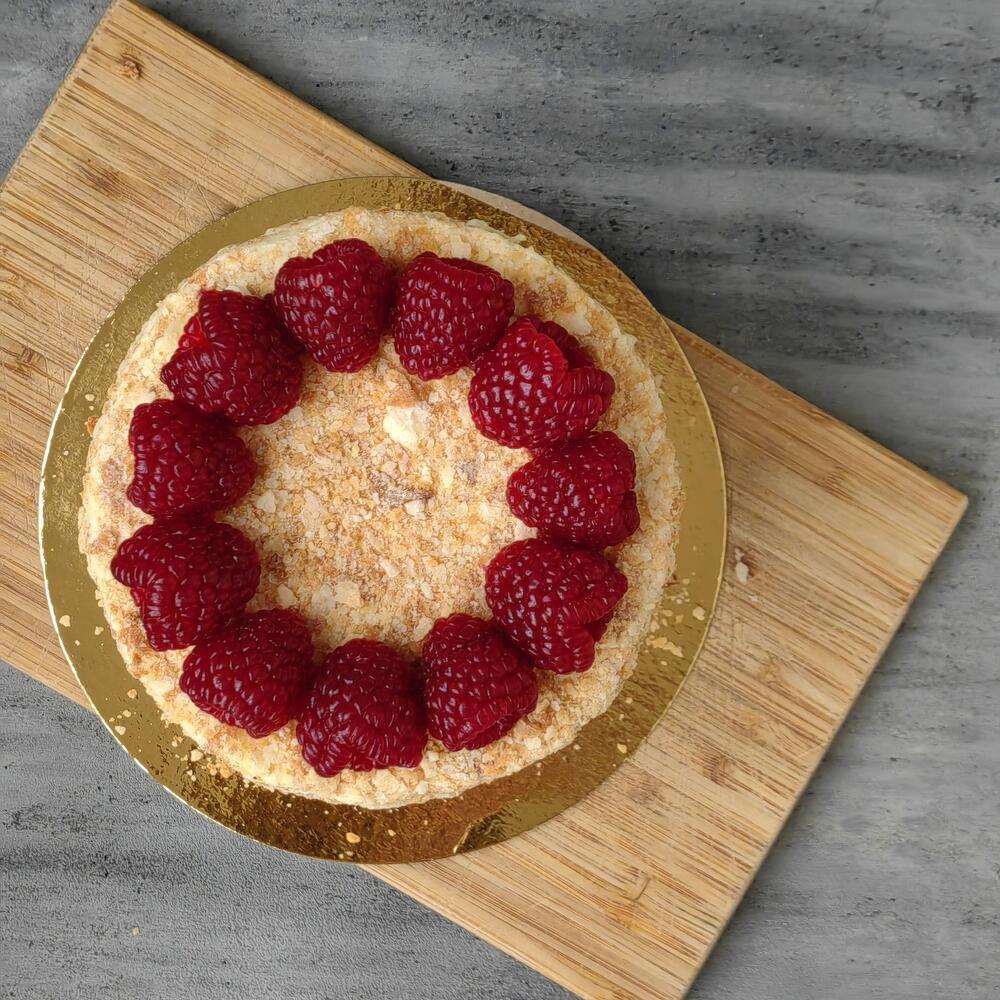 Бенто наполеон с малиновым венком в подарок маме, подруге, бабушке, жене