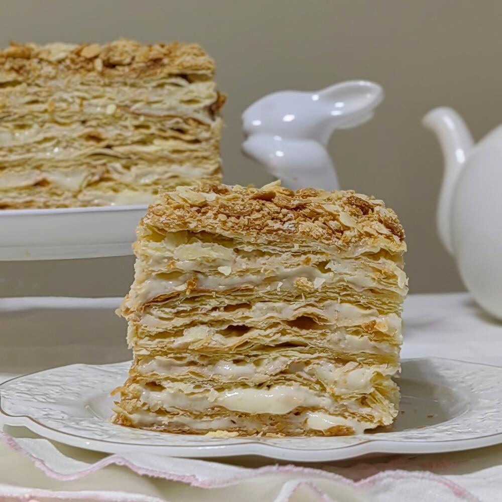 Бенто наполеон с малиновым венком в подарок маме, подруге, бабушке, жене