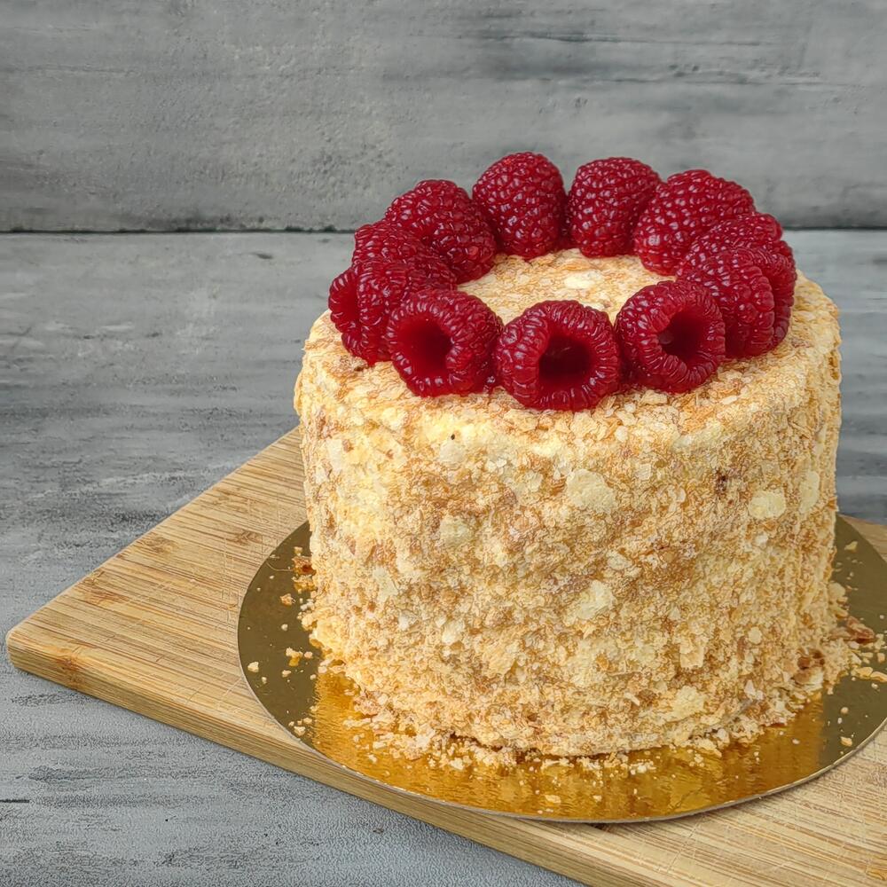 Бенто наполеон с малиновым венком в подарок маме, подруге, бабушке, жене