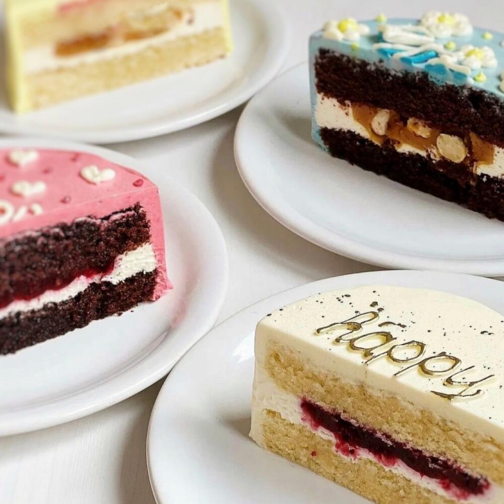 Бенто побольше с сине-голубыми мазками «happy birthday»