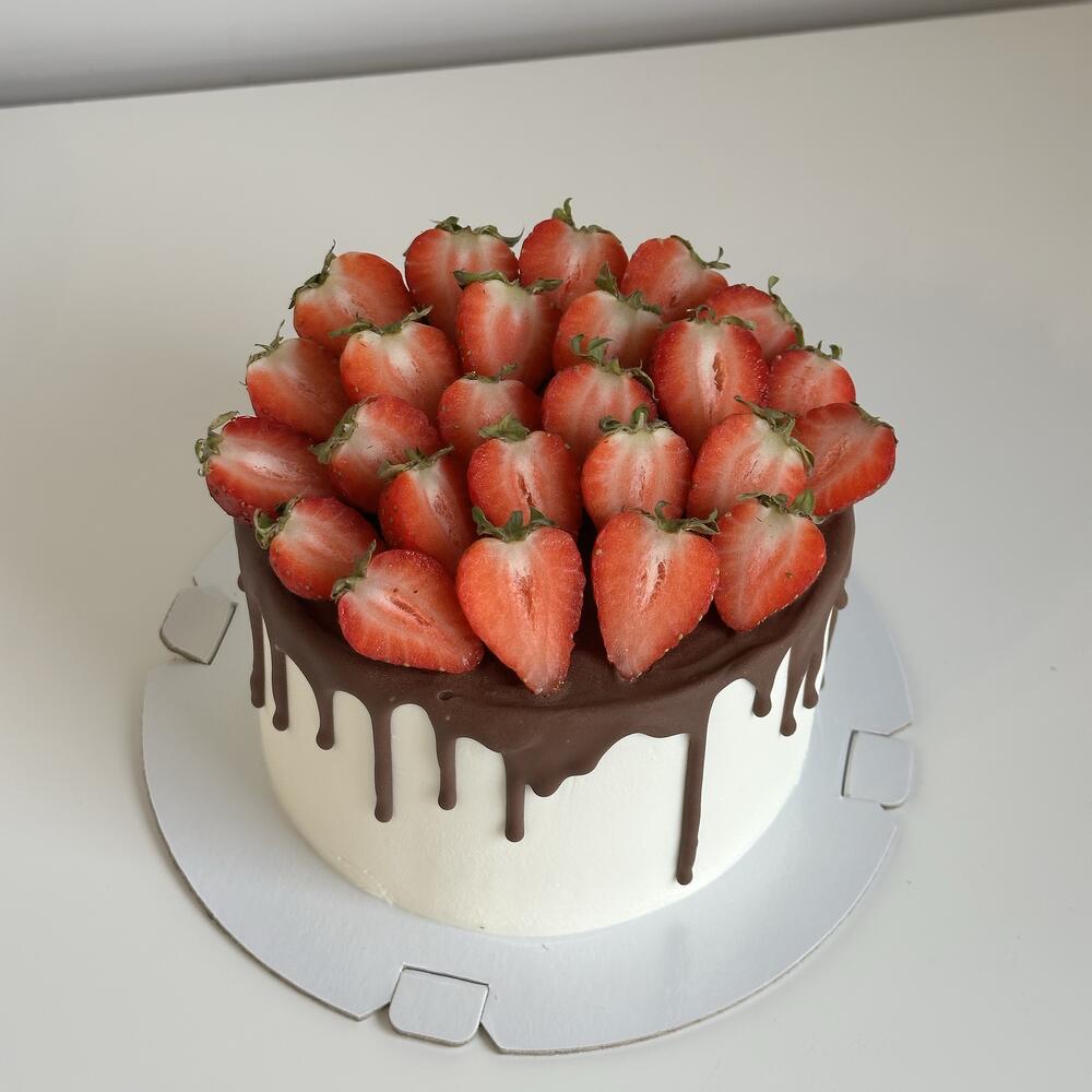 Бенто с клубникой