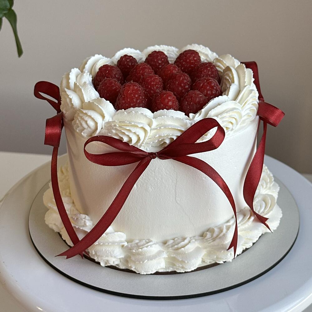 Бенто с малиной и бантиками