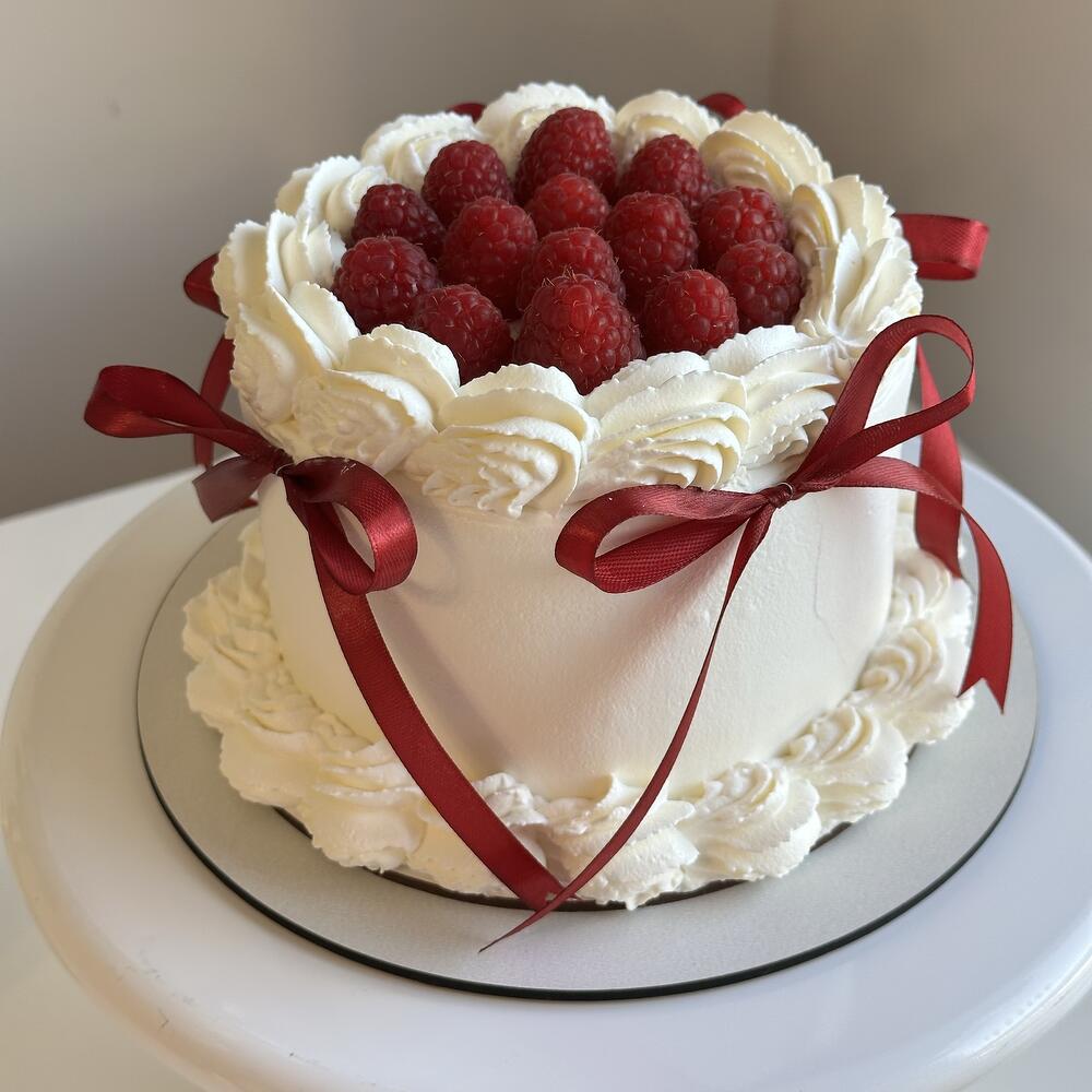 Бенто с малиной и бантиками