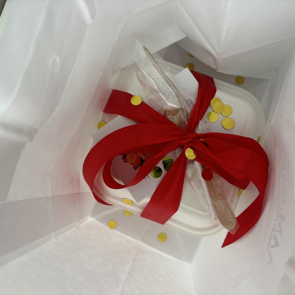 Бенто со своей надписью