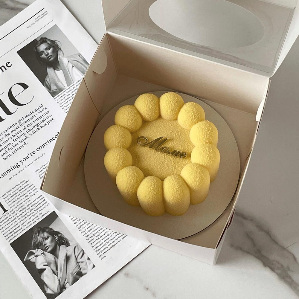 Бенто-то торт для мамы нежно желтый