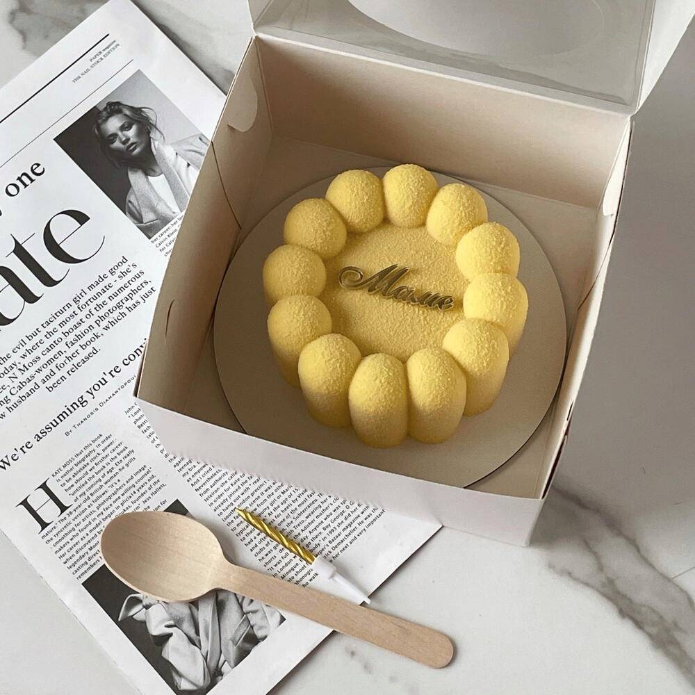 Бенто-то торт для мамы нежно желтый