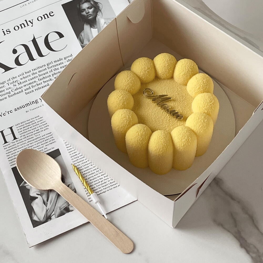 Бенто-то торт для мамы нежно желтый