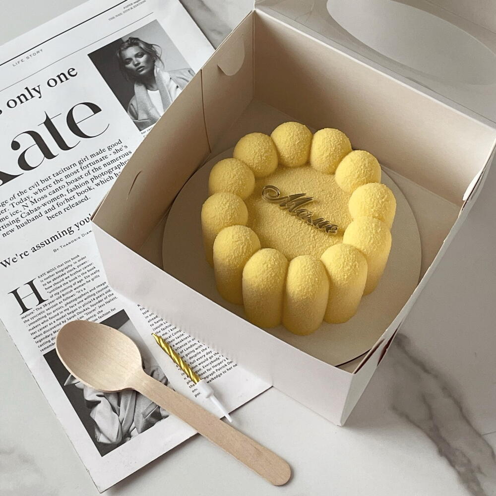 Бенто-то торт для мамы нежно желтый