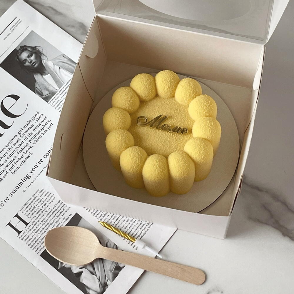 Бенто-то торт для мамы нежно желтый