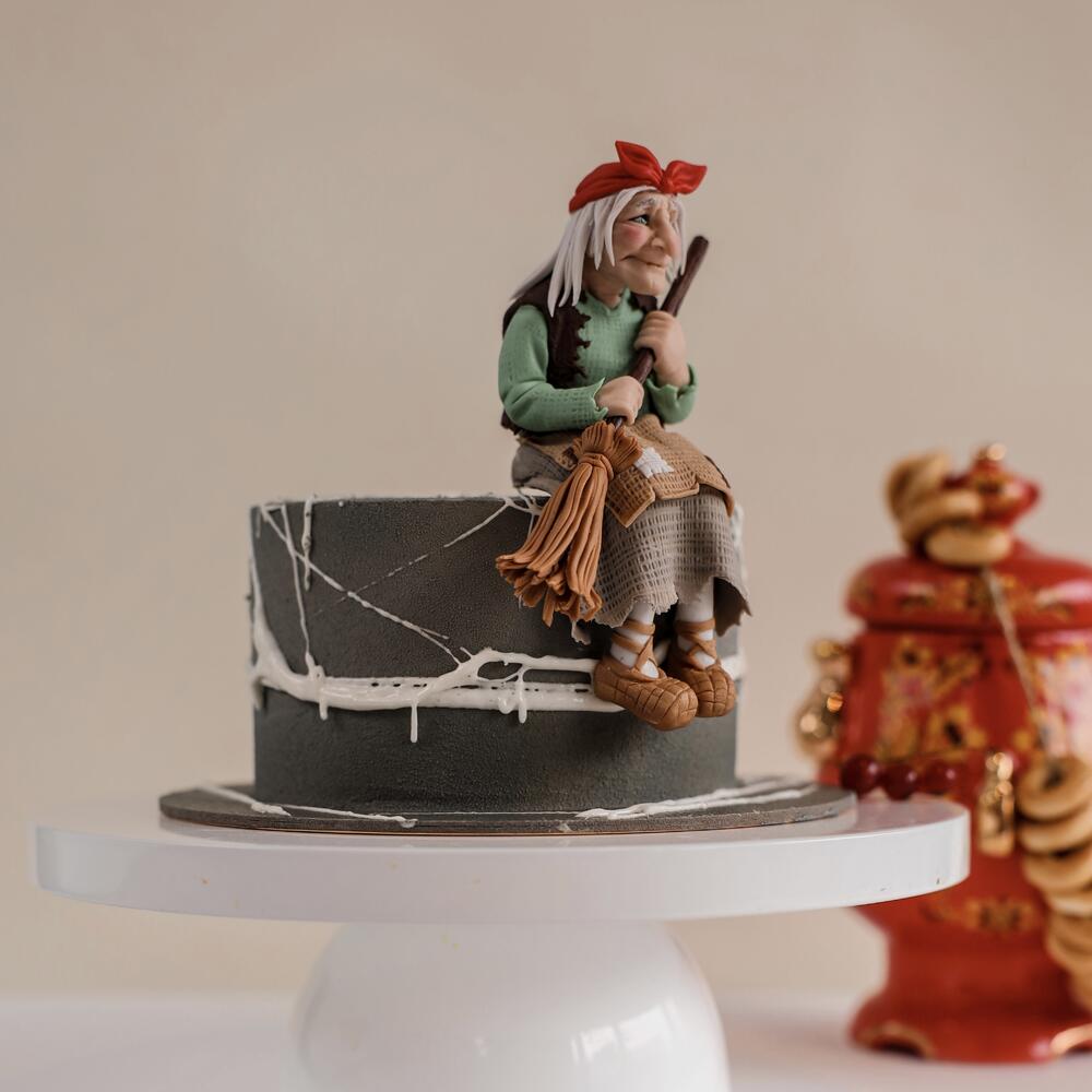 Бенто торт «Баба Яга»