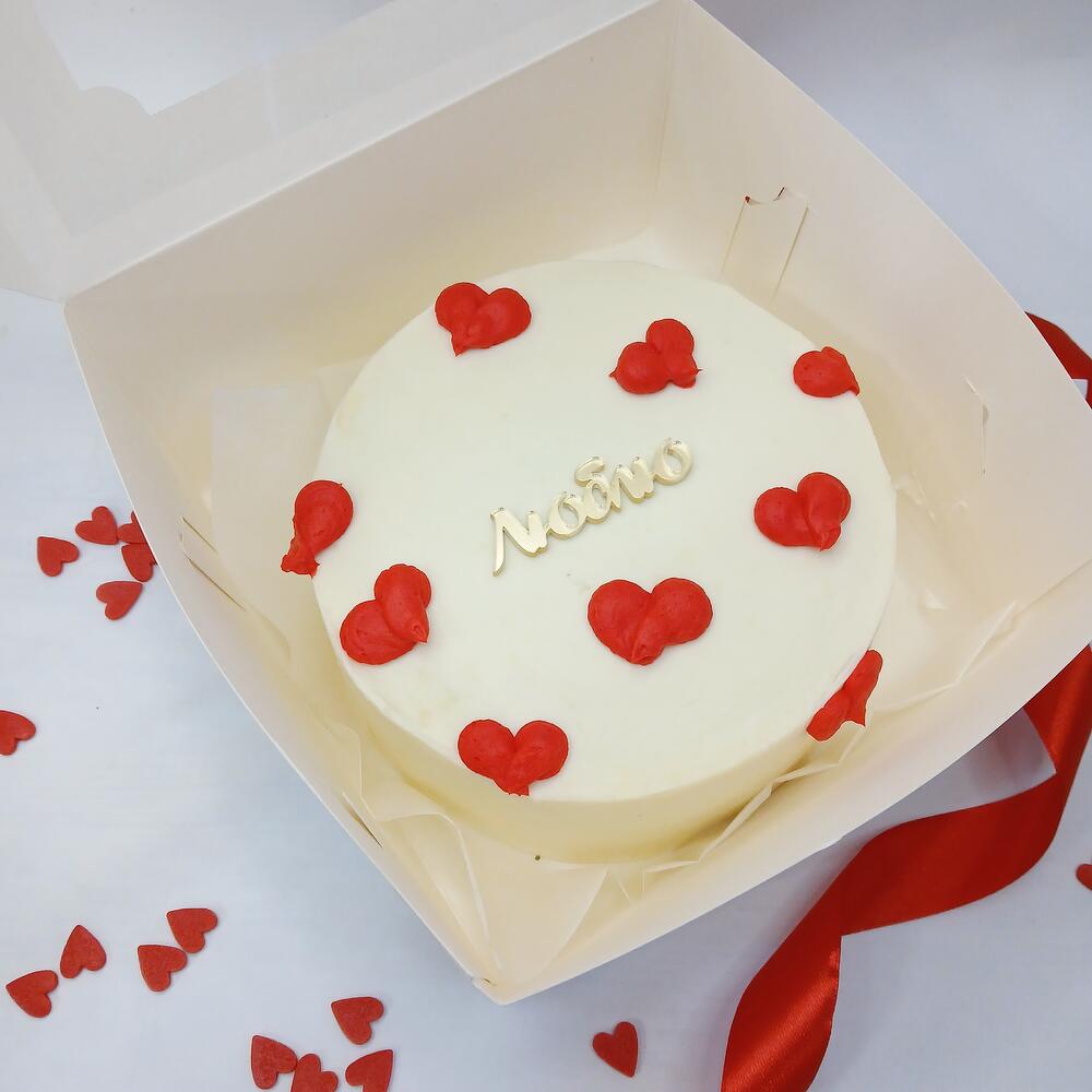 Бенто торт (большой) с сердечками , люблю