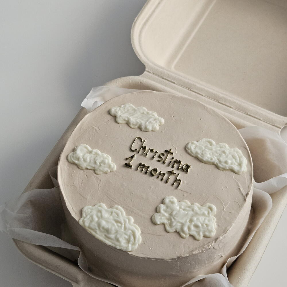 Бенто торт детский с облачками на каждый месяц