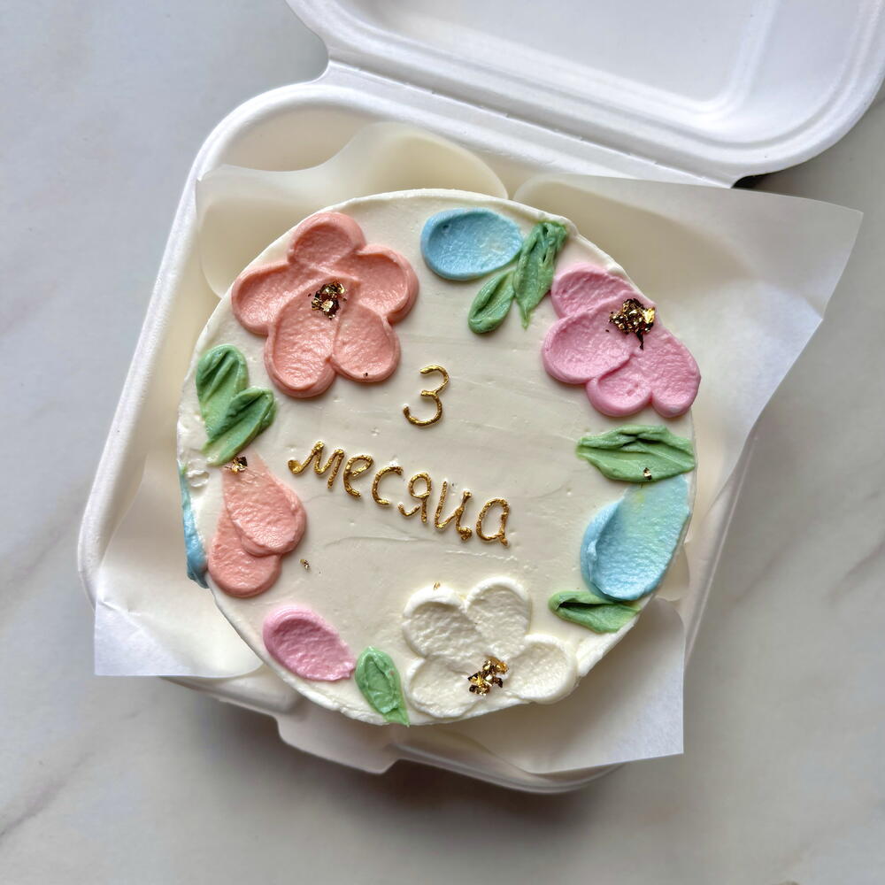 Бенто торт девочке с цветочками на 1 2 3 4 месяца и 5 6 7 8 9 10 11 месяцев
