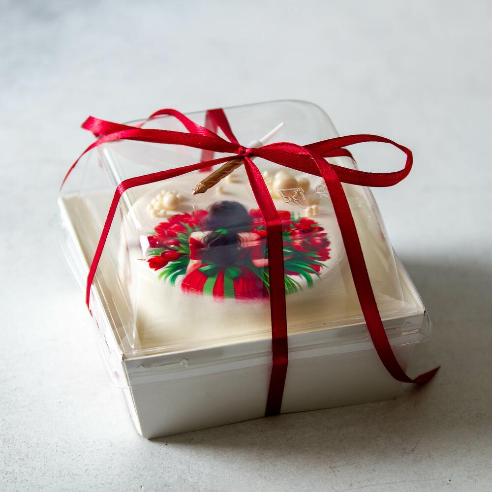 Бенто торт «Девушка с тюльпанами"